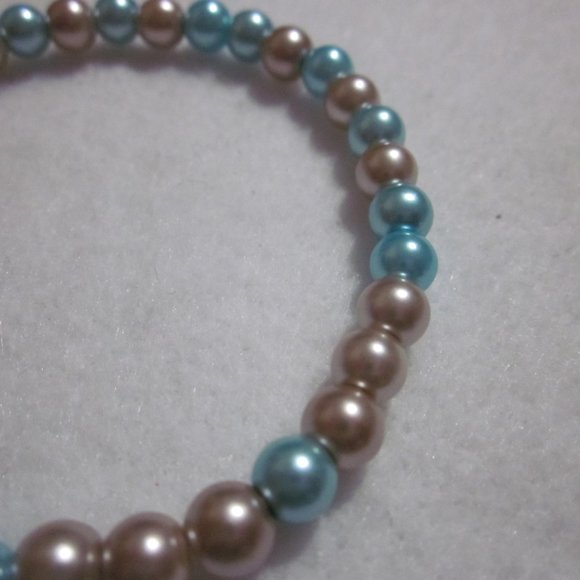 Aqua and Beige Stretch Bracelet. - Picture 5 of 6